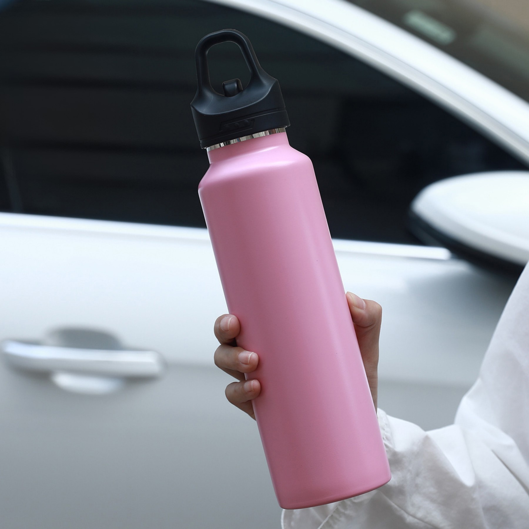 24Oz One-Handed Lid-Opening Cup 2