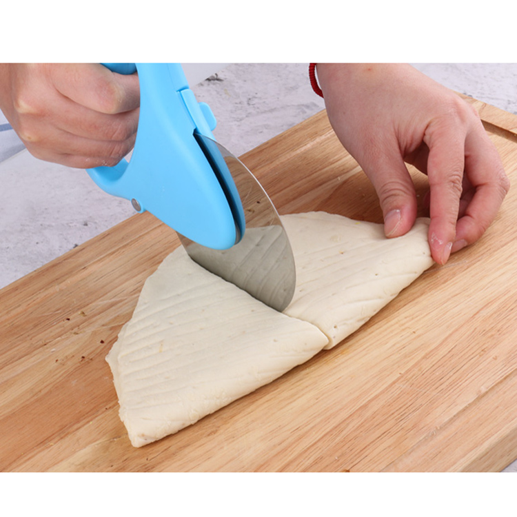 Plastic Pizza Cutter 5