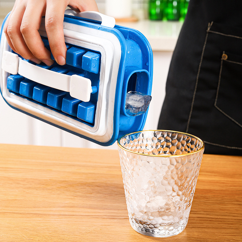 Folding Silicone Ice Tray 2