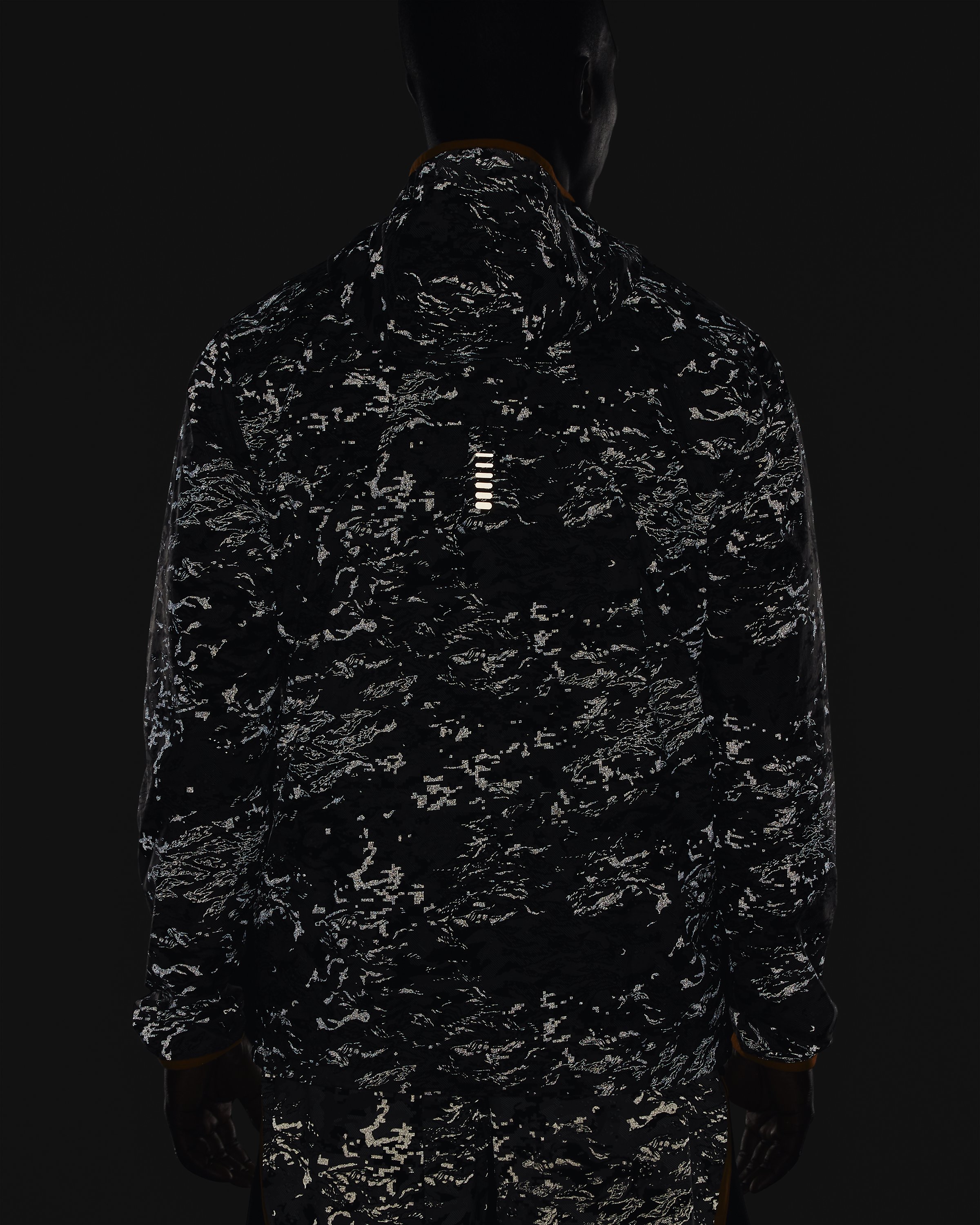Men's UA OutRun The Storm Reflective Packable Jacket 2