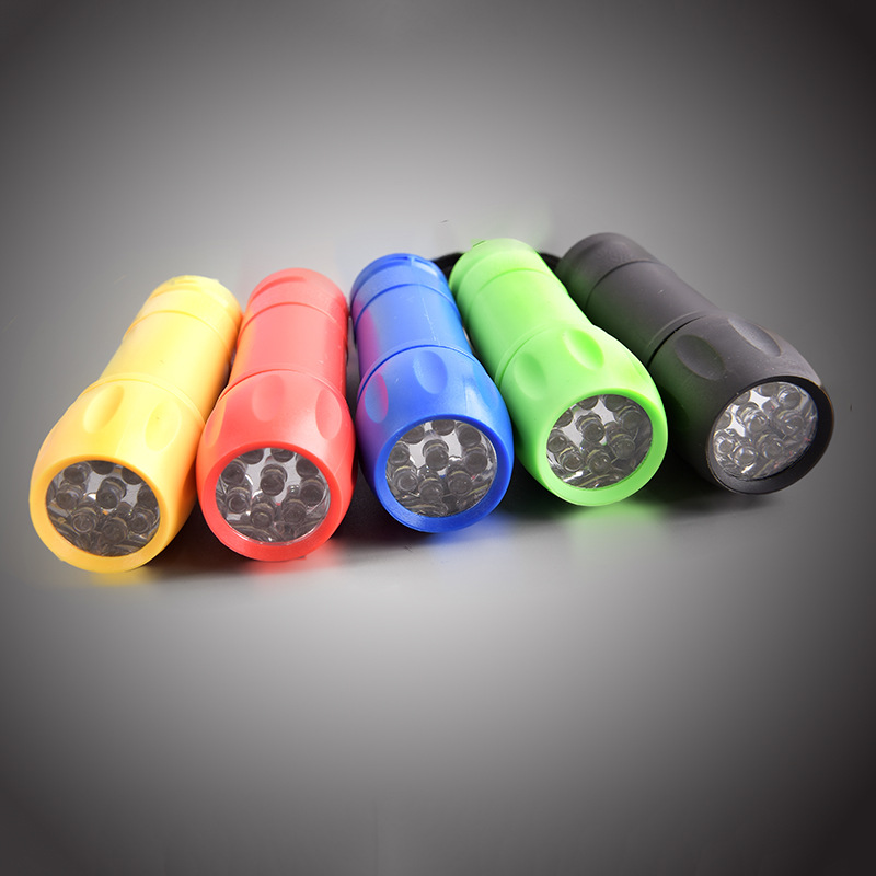 9-Led Mini Flashlight With Batteries 2