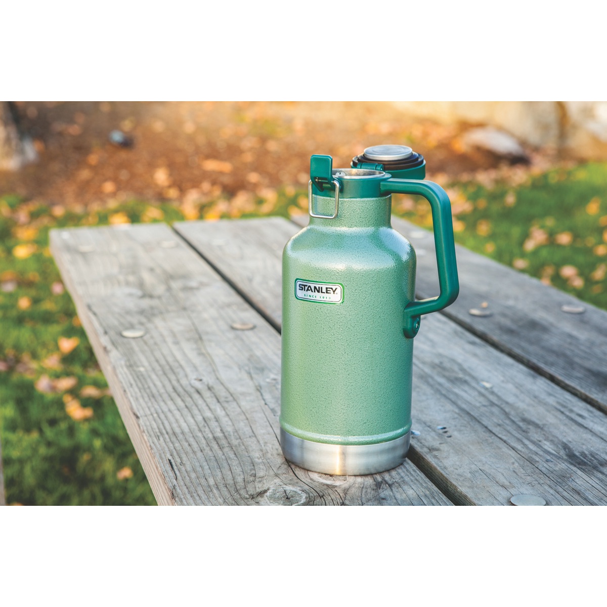 Stanley® 64 oz Classic Vacuum Growler 2