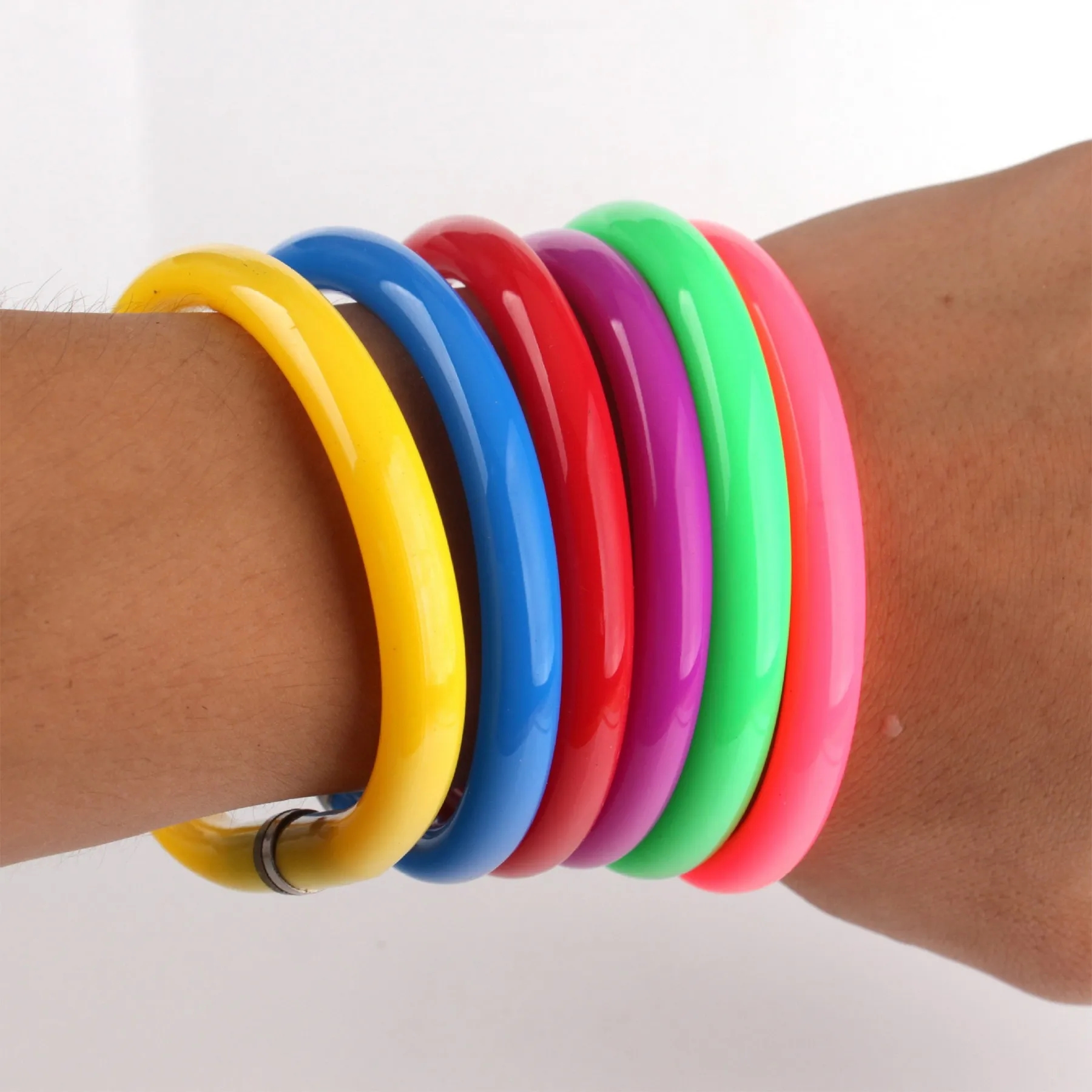 Portble Wristband Pen 1