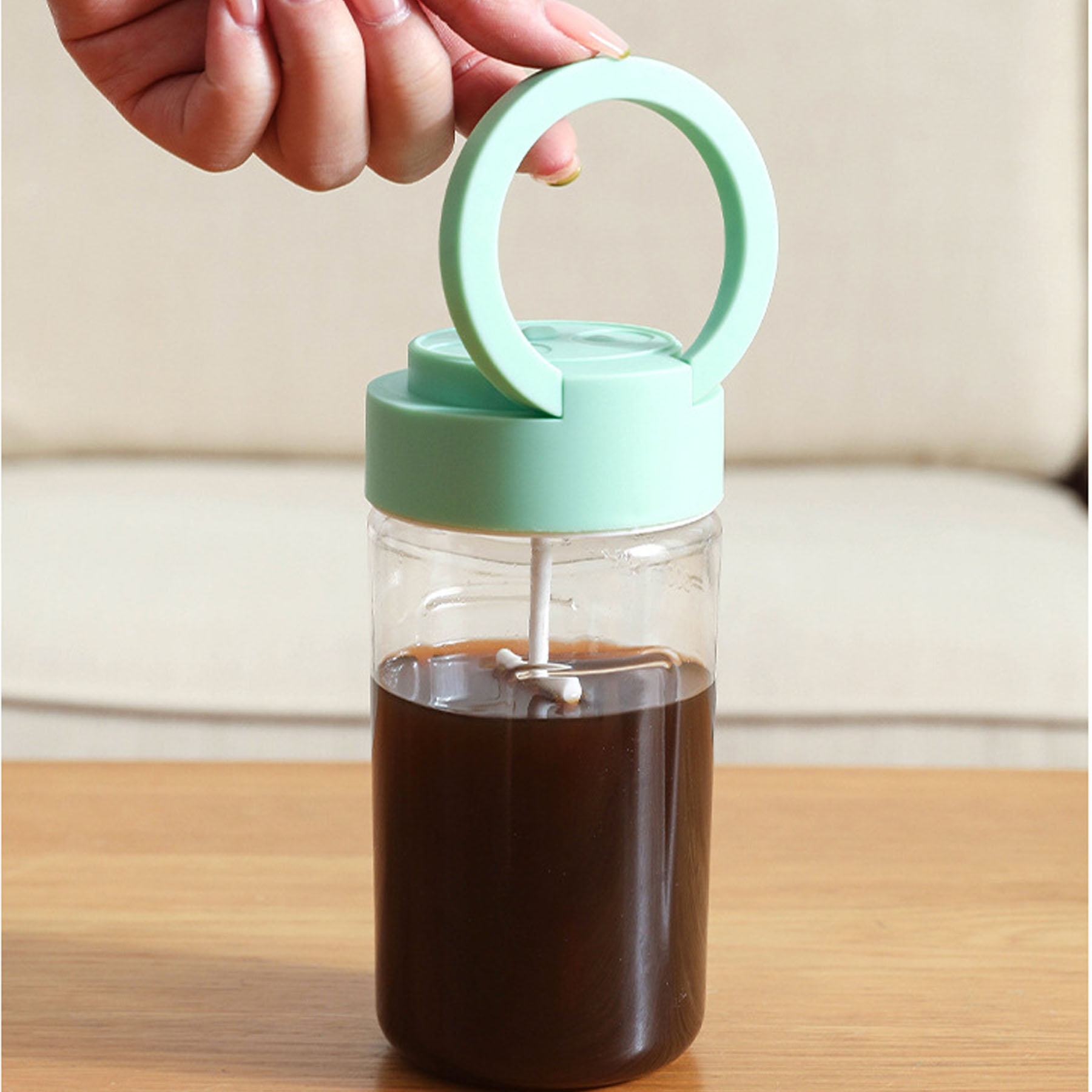Automatic Mixing Bottle for Smooth Drinks 2