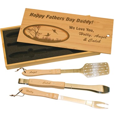 3 PIECE BBQSET IN WOODEN PINE CASE 2
