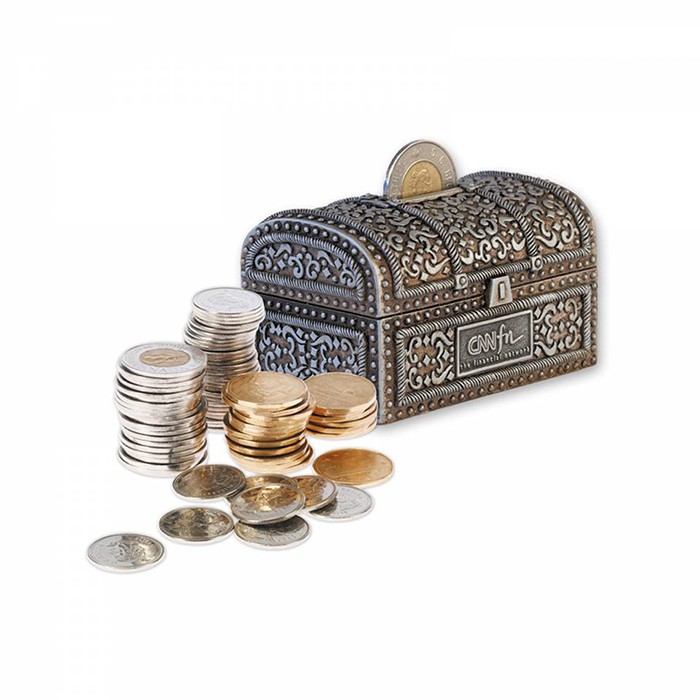 3D Metal-Like Treasure Chest Figurine 2
