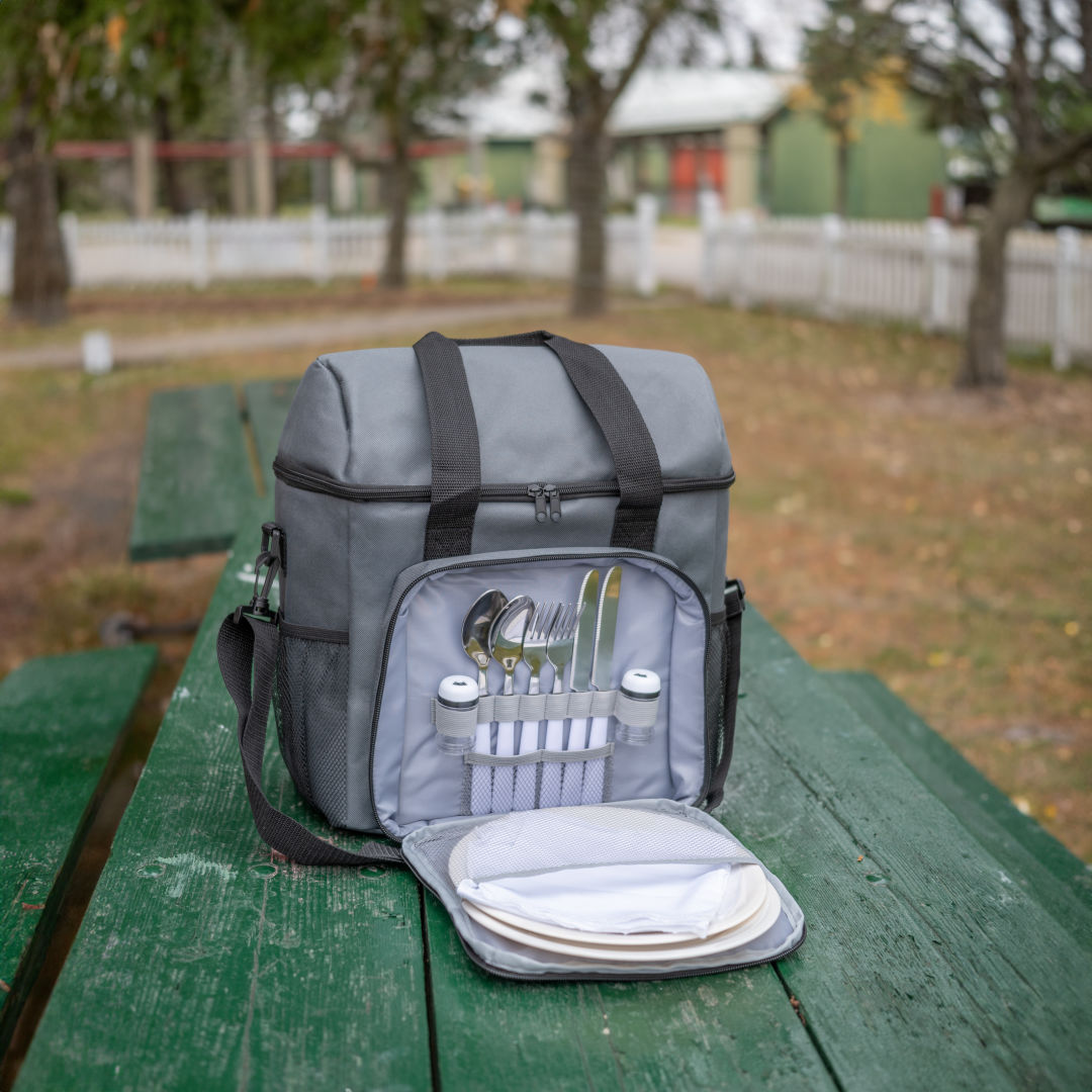 Valdivian All-in-One Picnic Bag 1