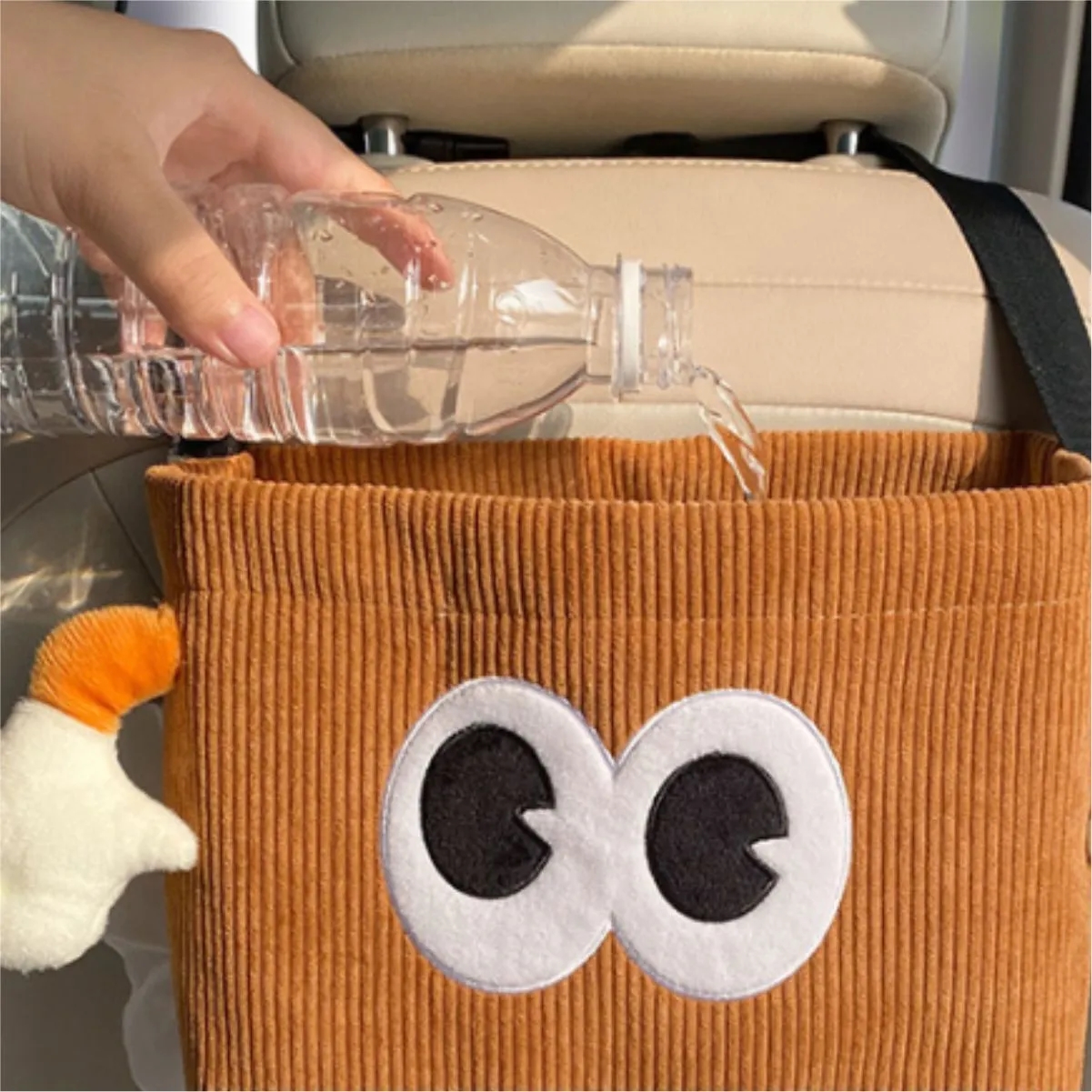 Hanging Car Trash Bag With Tissue Holder 5