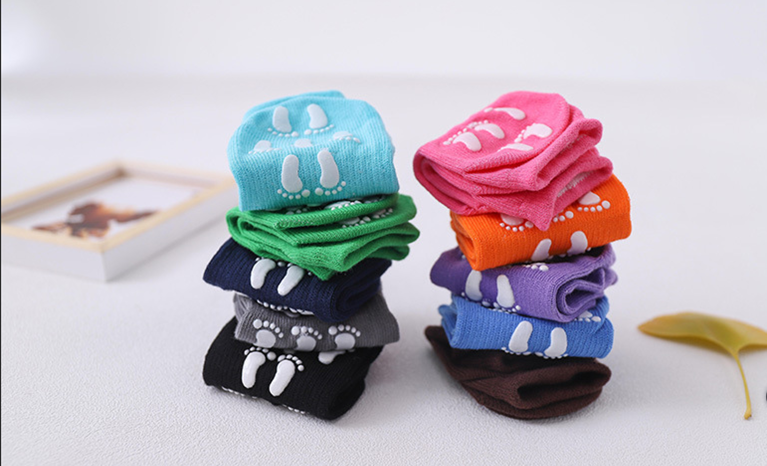 Children's non-slip floor socks 2