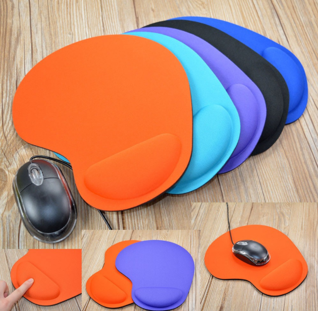 Mouse Pad w/ Wrist Support 1