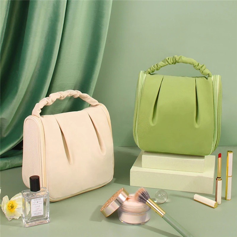 Portable Hanging Toiletry Bag 2