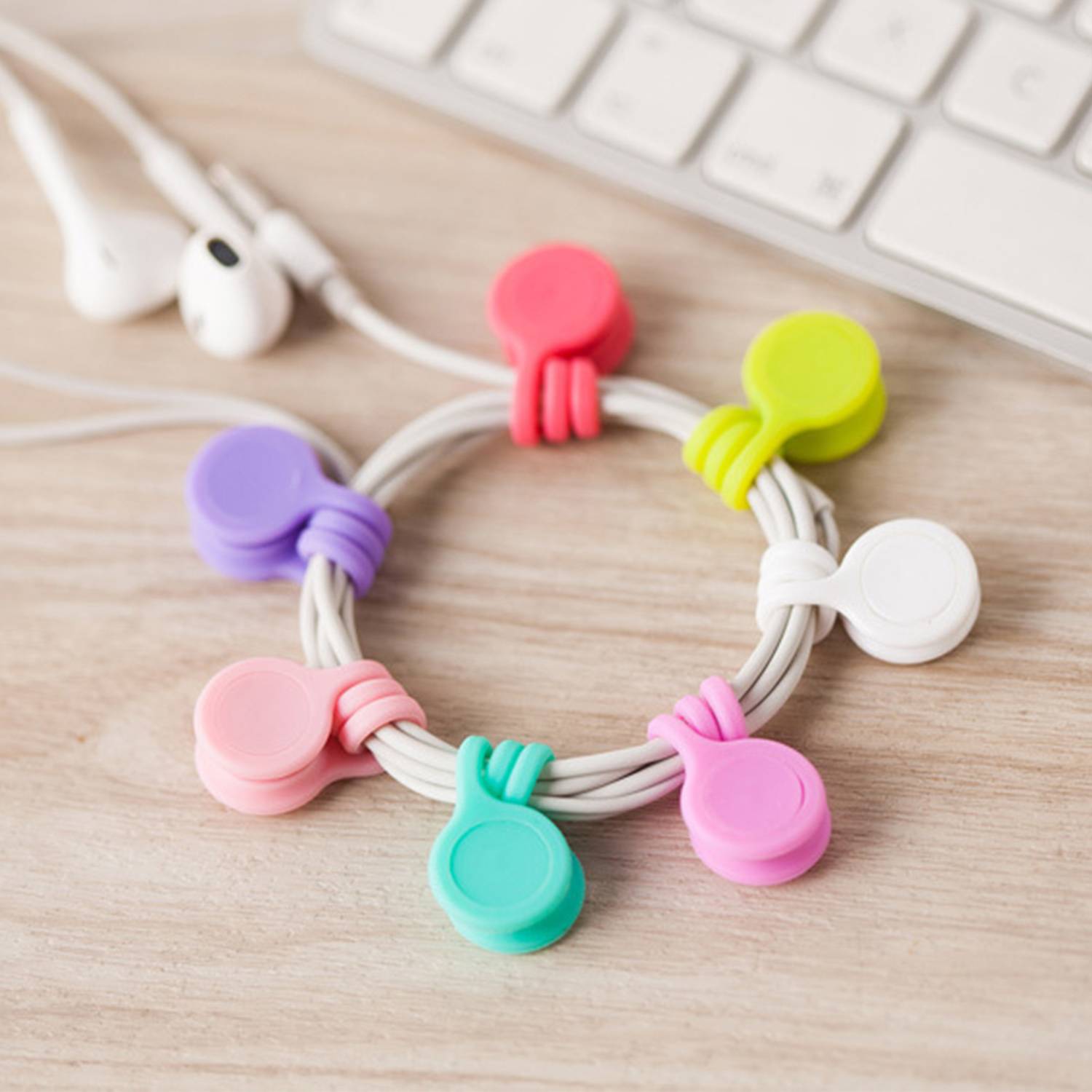 Magnetic Silicone Cable Organizer 1