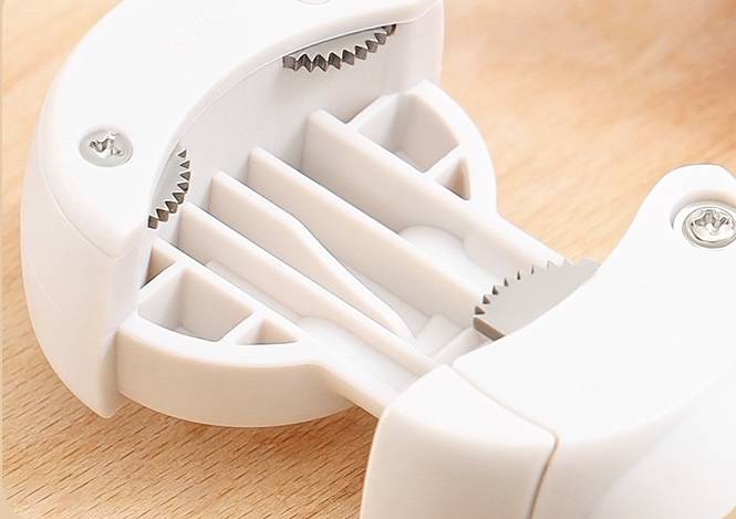 Telescopic Magnetic Can Opener 2