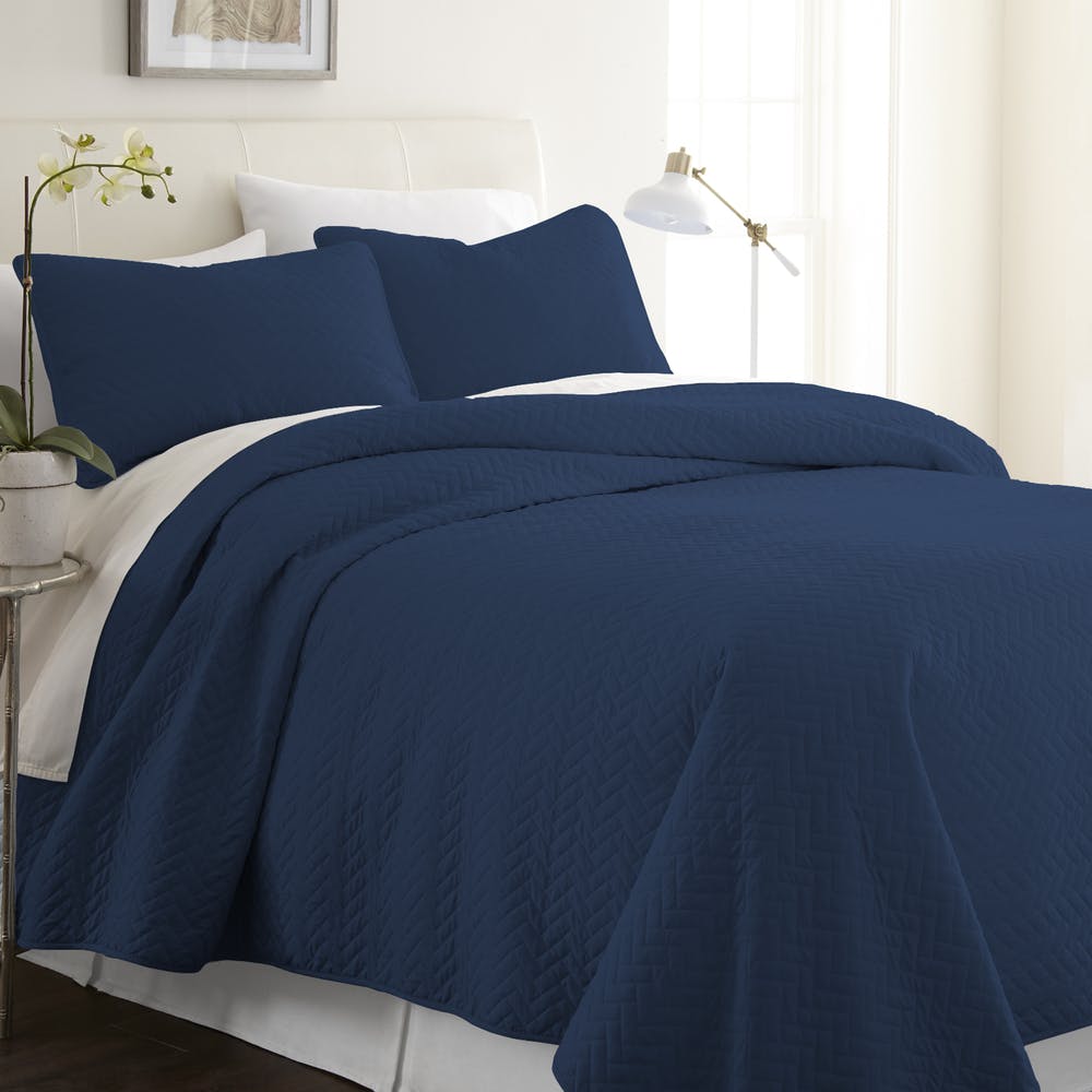Premium Quilted Coverlet Sets - Navy Queen 3 Piece 2