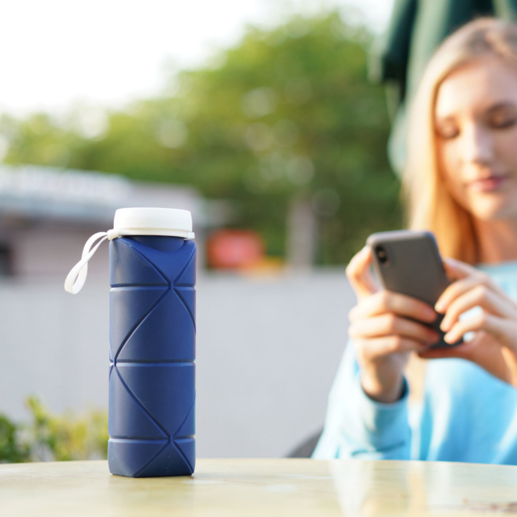 20 oz Silicone Folding Water Cup 4