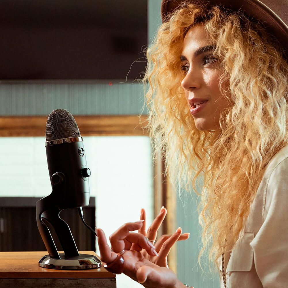 Yeti X Professional Condenser USB Microphone