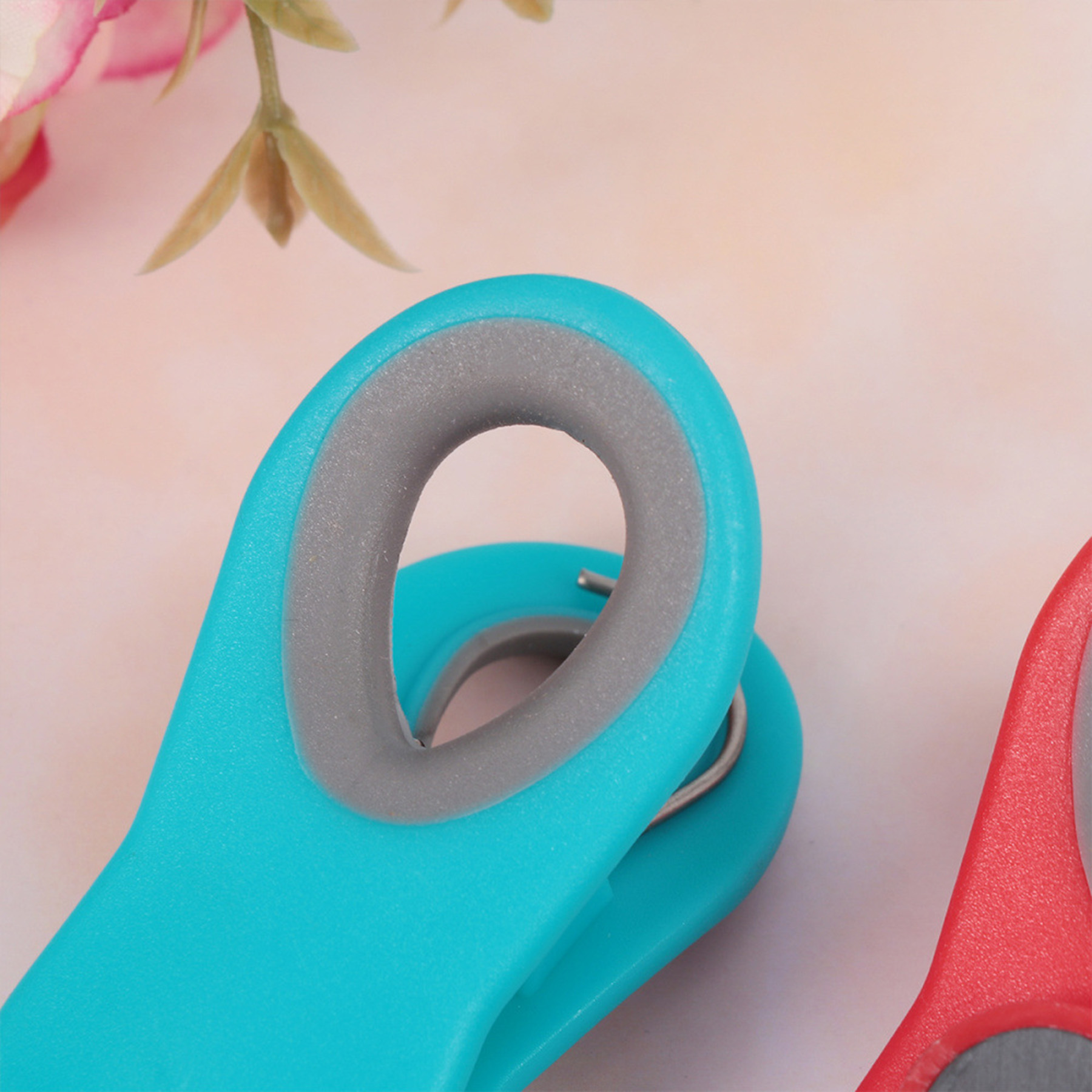 Clips With Magnet 4