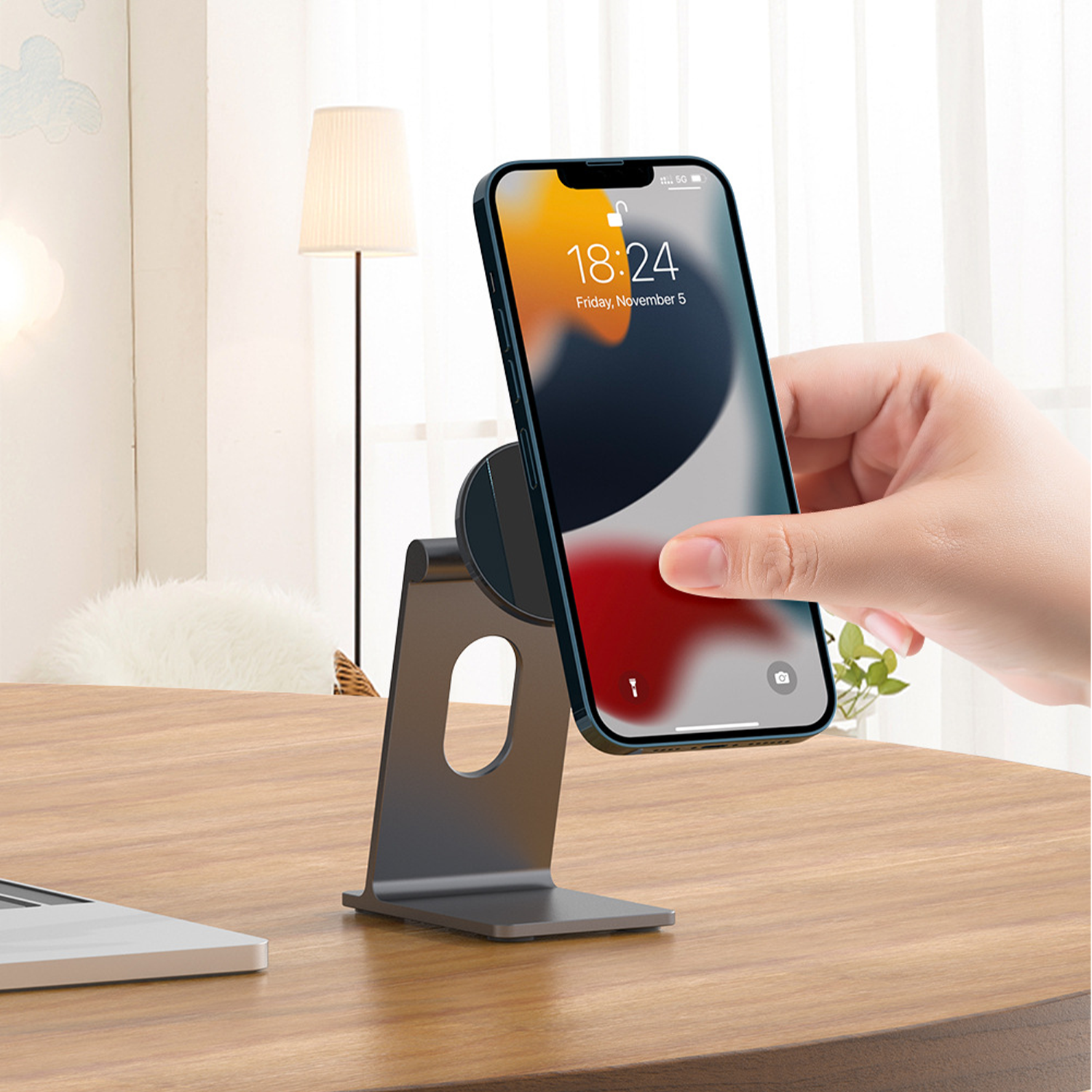 Aluminum Desktop Cellphone Stand 3