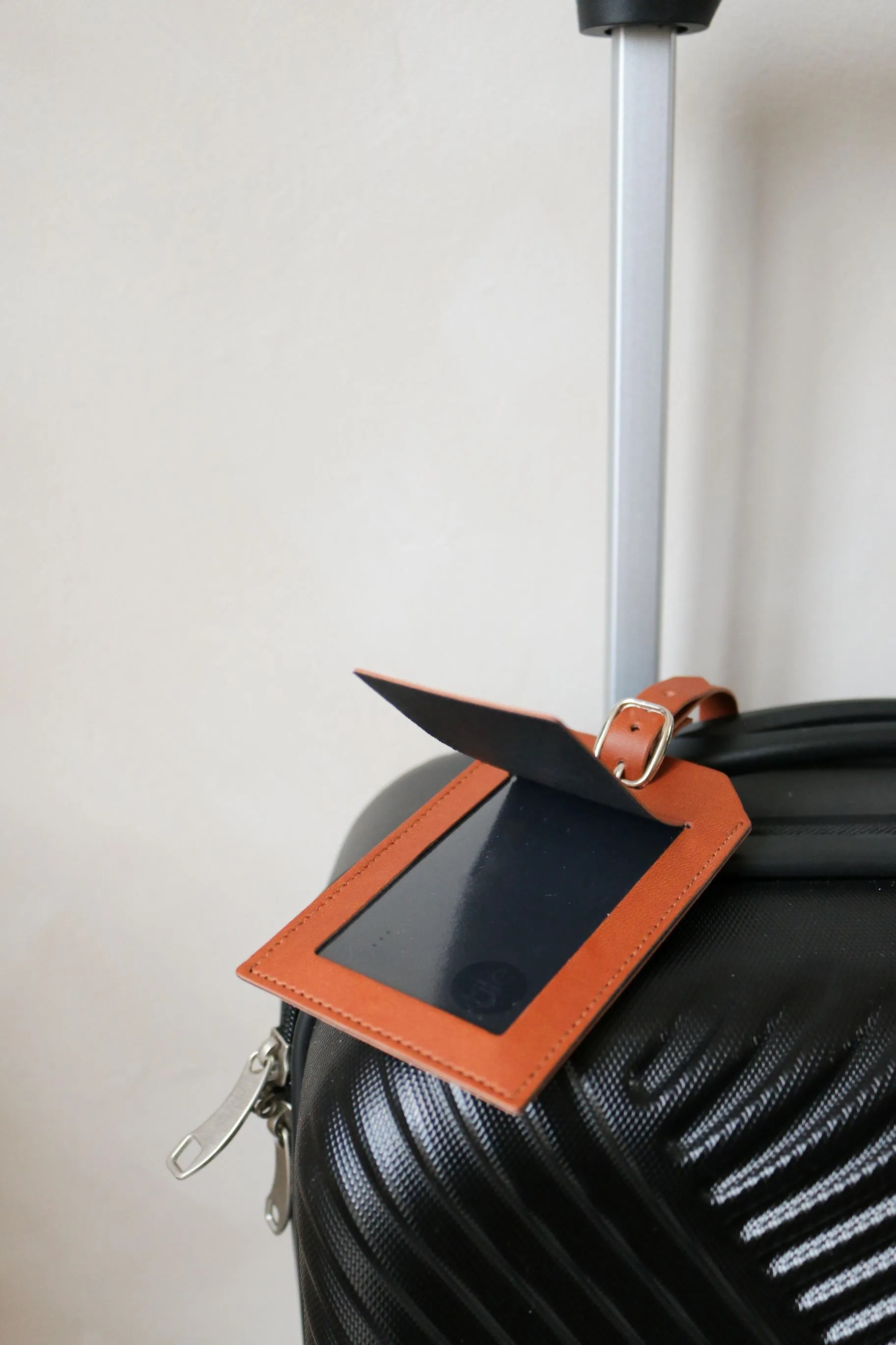 New Tile Slim with Vegan Leather Luggage Tag 6