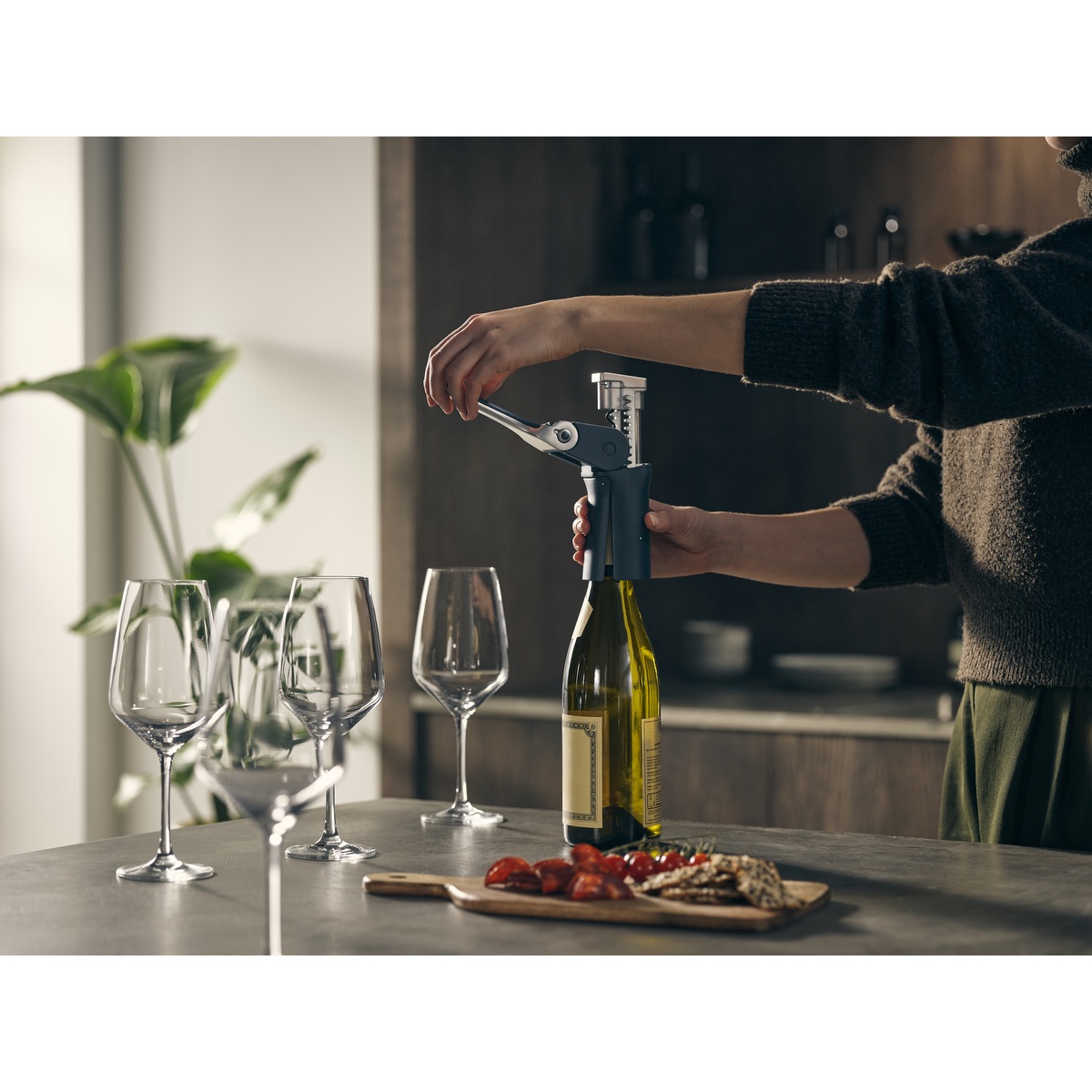 Joseph Joseph® BarWise™ Compact Lever Corkscrew 17