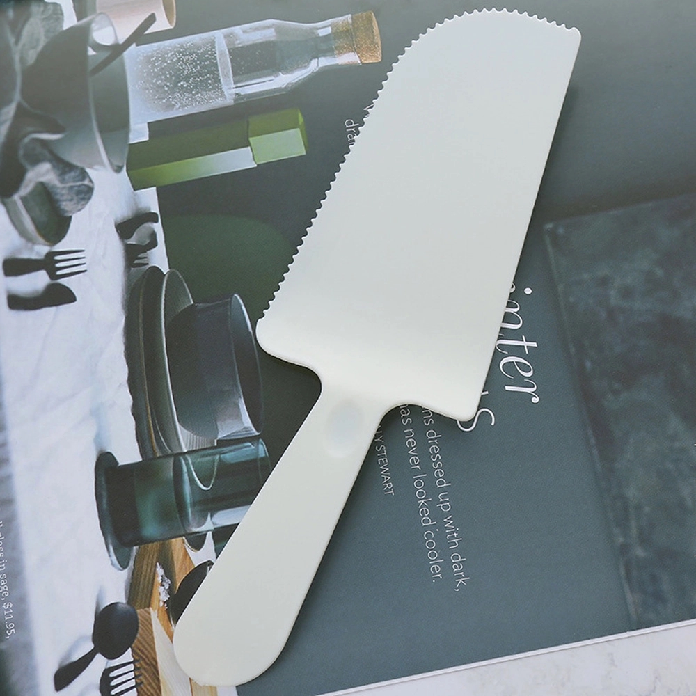 Disposable Bakery Cake Cutter 2