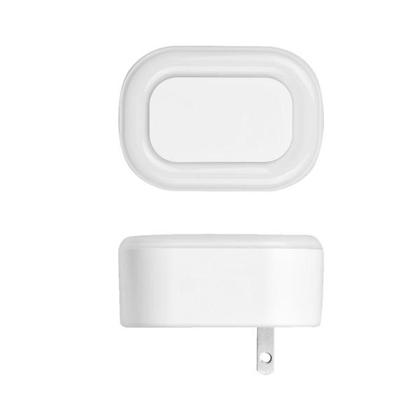 GlowCharge Dual-USB Night Light 4