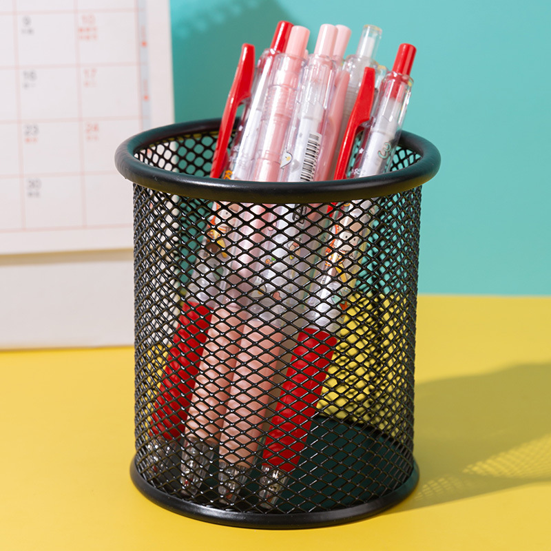 The wrought iron storage pen holder can store small items 3