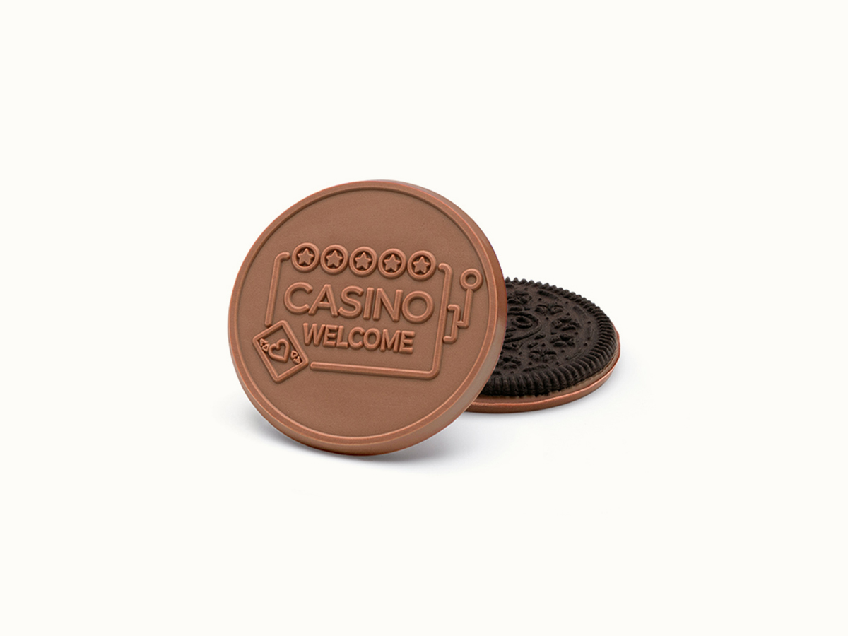 Four-Bite Oreo® Cookie with Custom Engraved Chocolate (3.2 in.) 3
