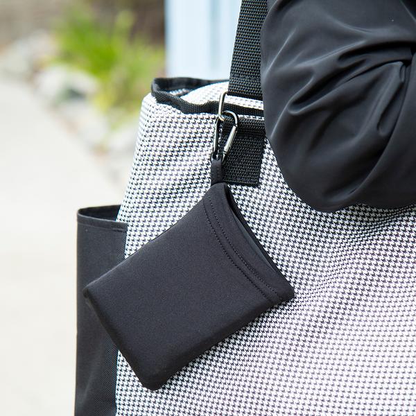 Waterproof Picnic Blanket-in-a-Pouch 7
