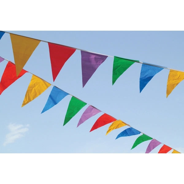 105' Stock Pennant Streamers 1