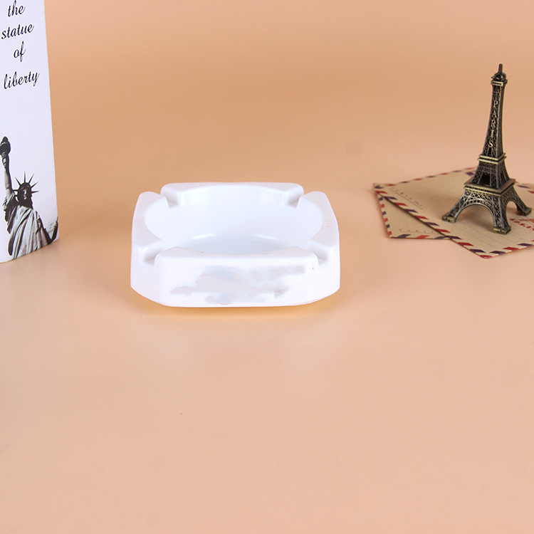 Square Plastic Ash Tray 2