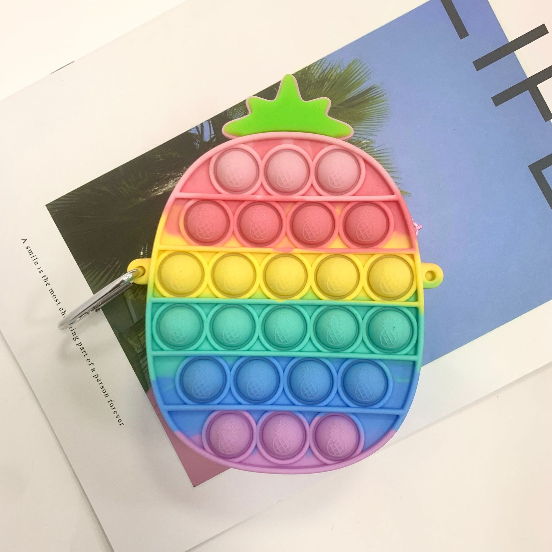 Rodent Pioneer Cartoon Silicone Bubble Strawberry Pineapple Shape Shoulder Bag 8