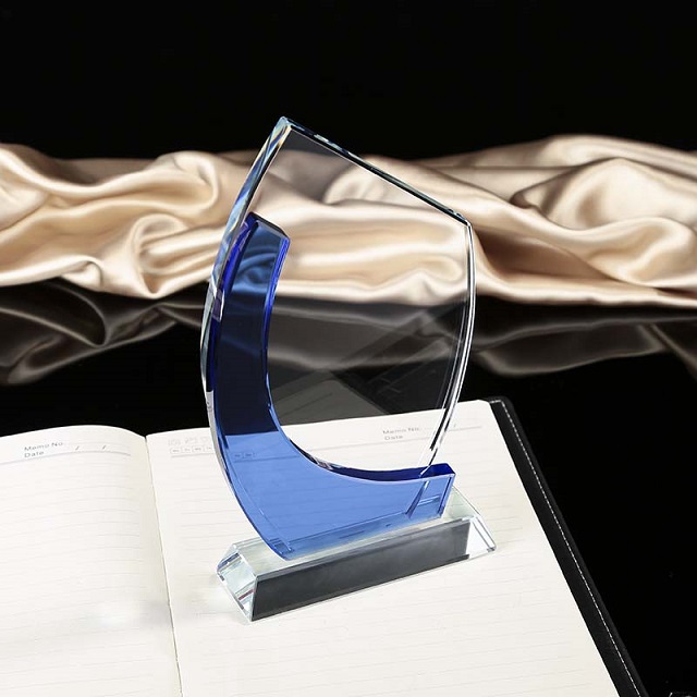 Crystal Trophy A19-170 4