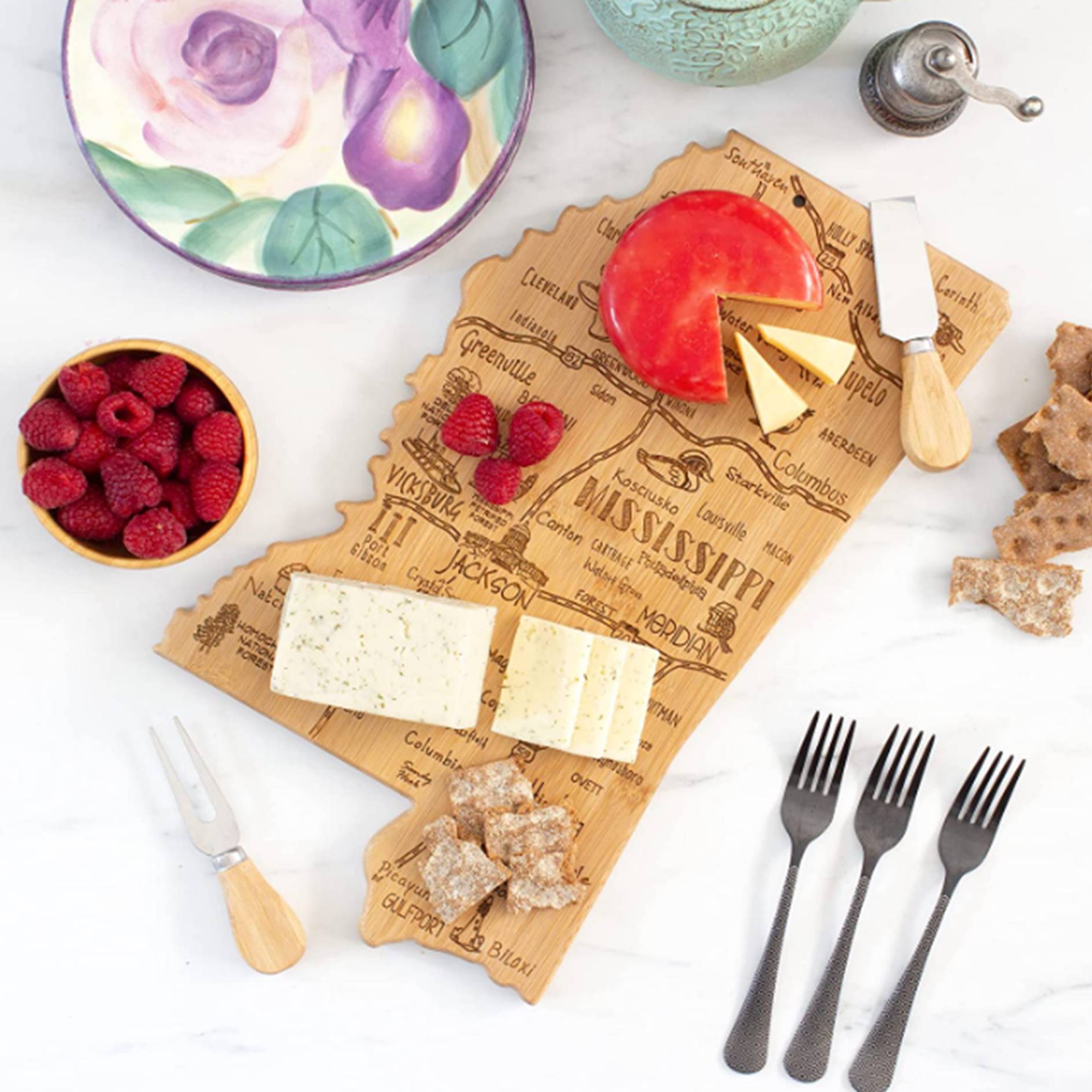 Mississippi Shaped Wooden Cutting Board 4