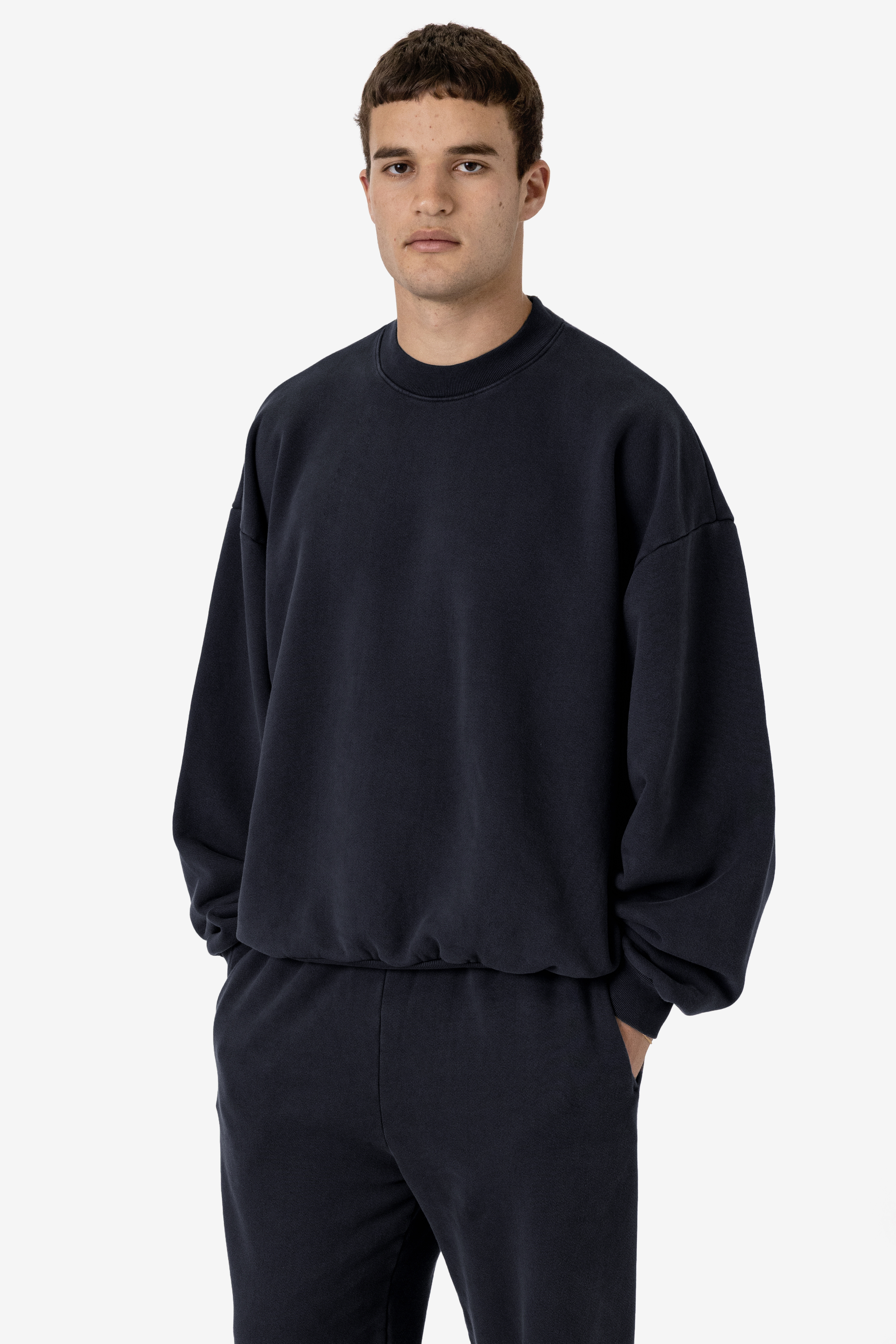 16OZ. GARMENT DYE PLUSH FLEECE CREWNECK 5