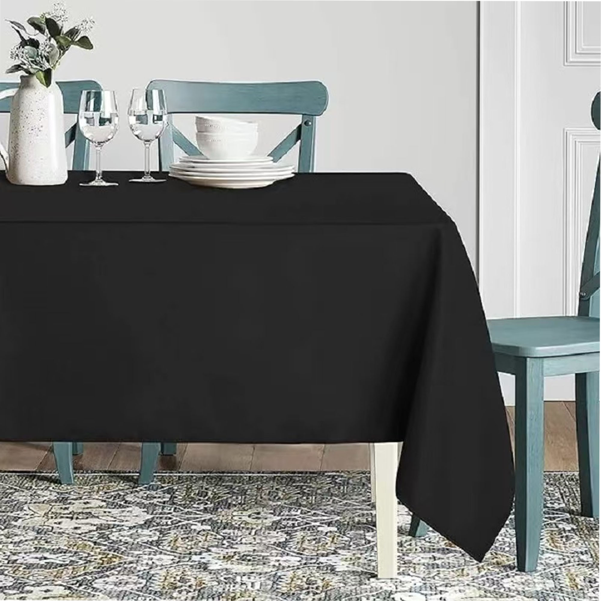 Washable Stain-Resistant Polyester Tablecloth for a Smooth Finish 2