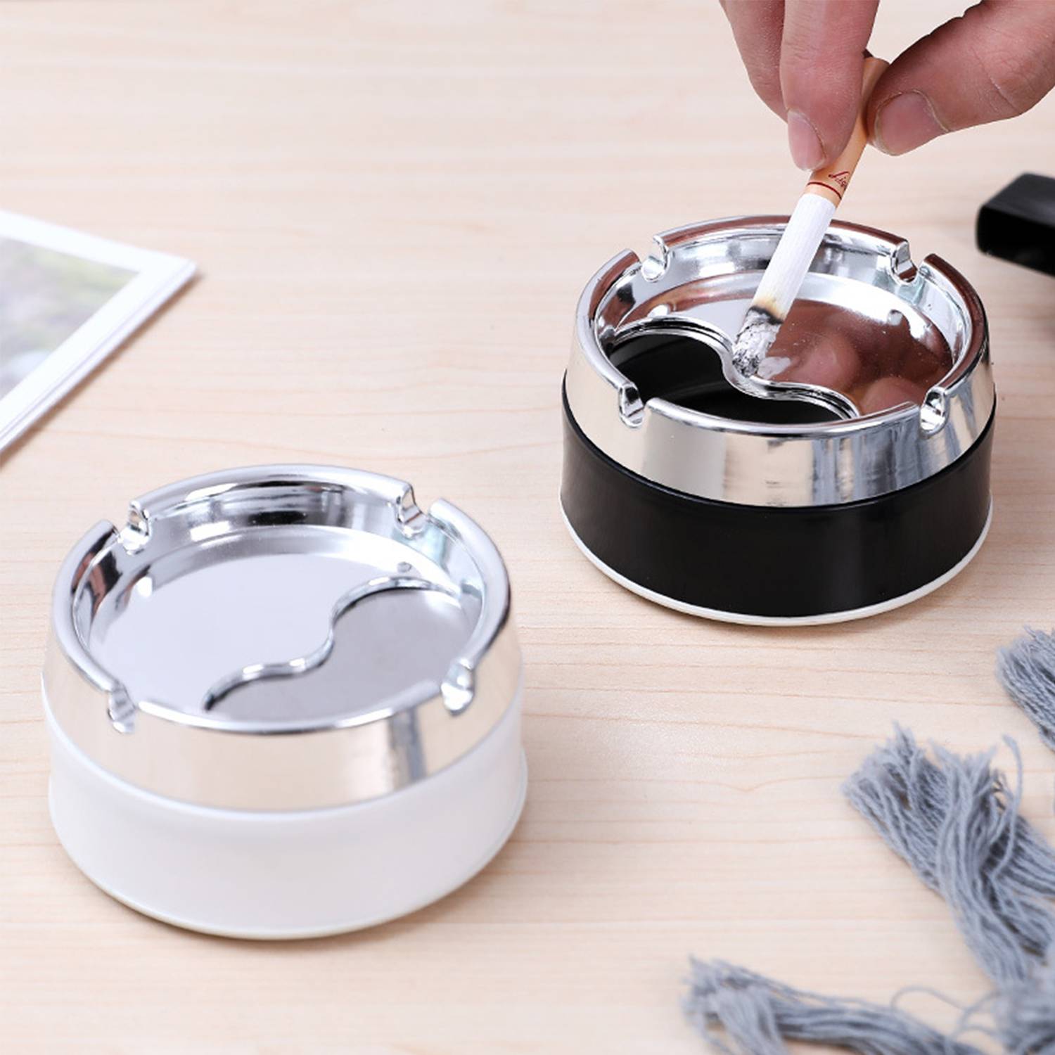 Simple and stylish sealed stainless steel ashtray 1