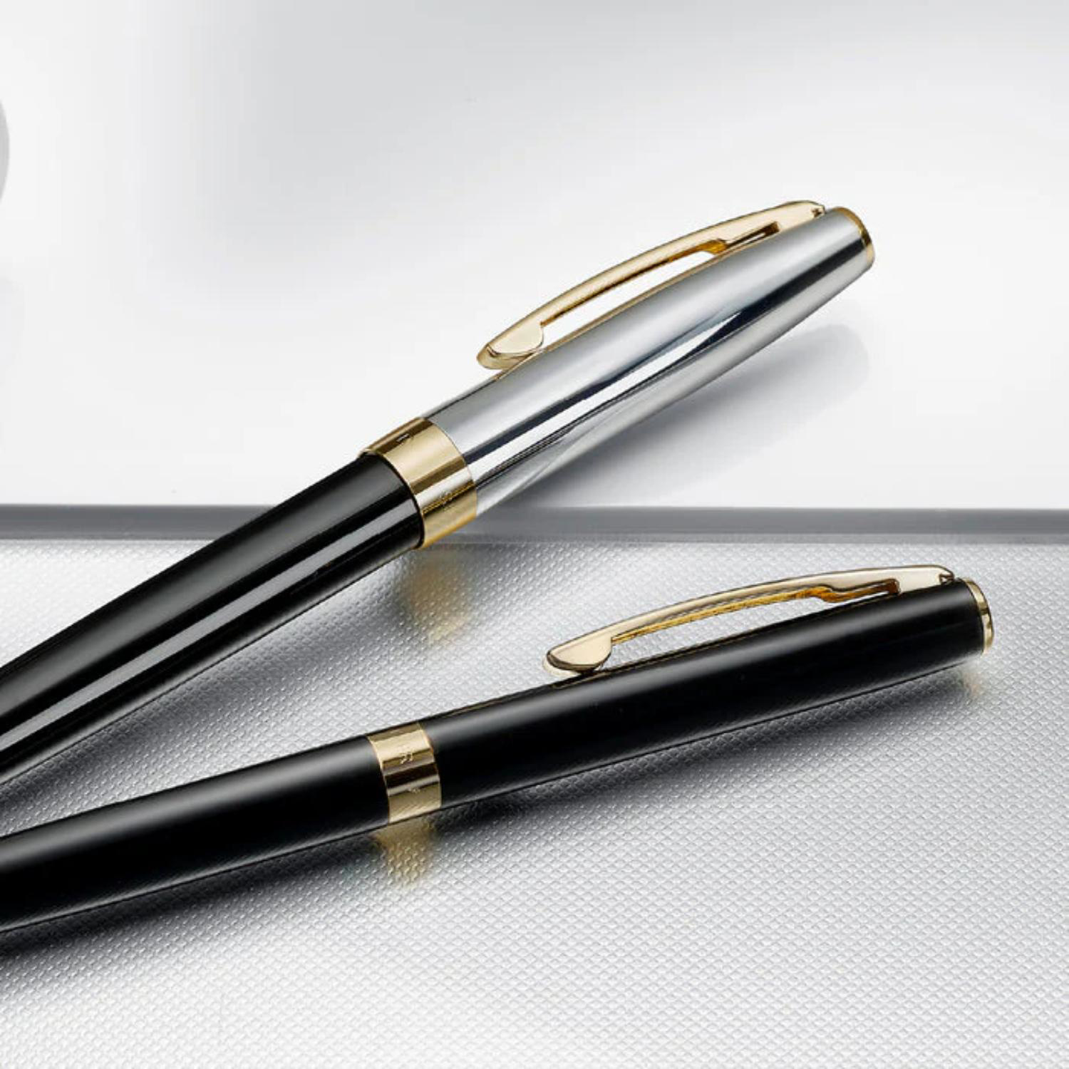 SHEAFFER® SAGARIS 9471 Gloss Black Gold Tone Trim Rollerball Pen w/ Gift Box 4