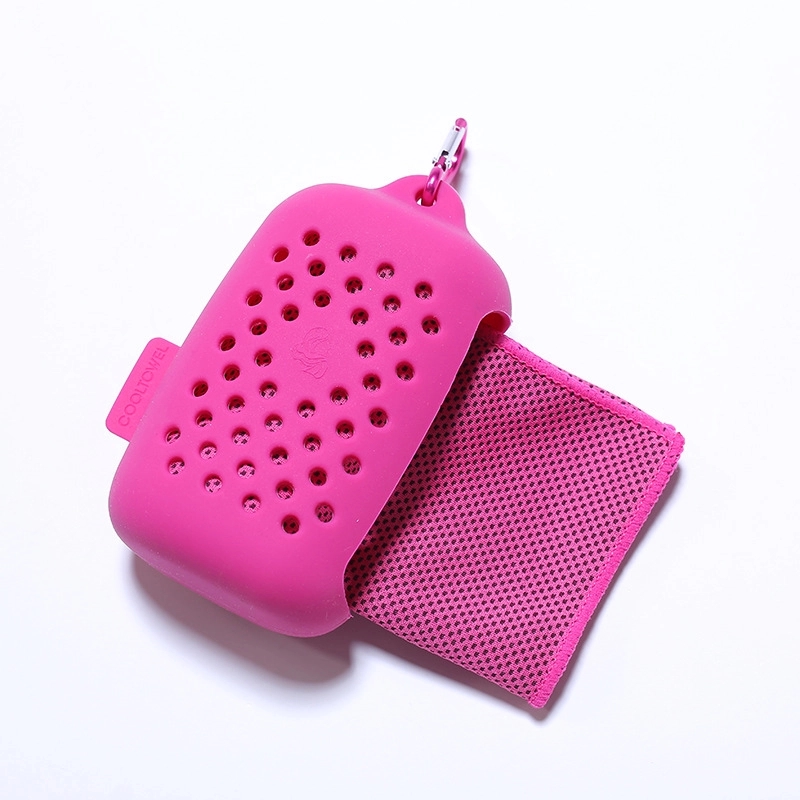 Sports Quick Dry Towel with Silicone Storage Bag 4