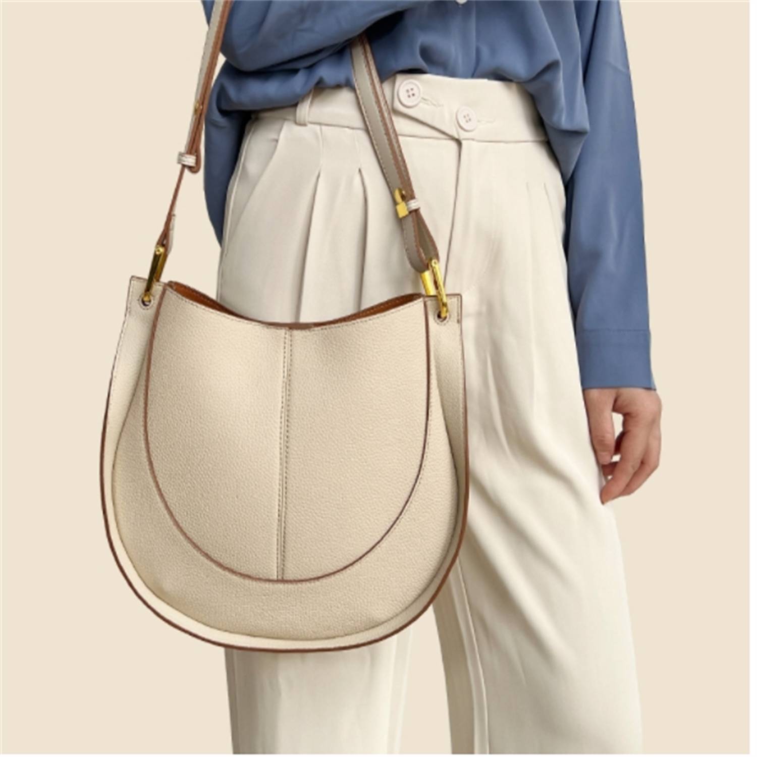 Genuine Leather Large Capacity Saddle Tote Bag 4