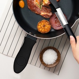 Silicone Pan Handle Sleeve 27