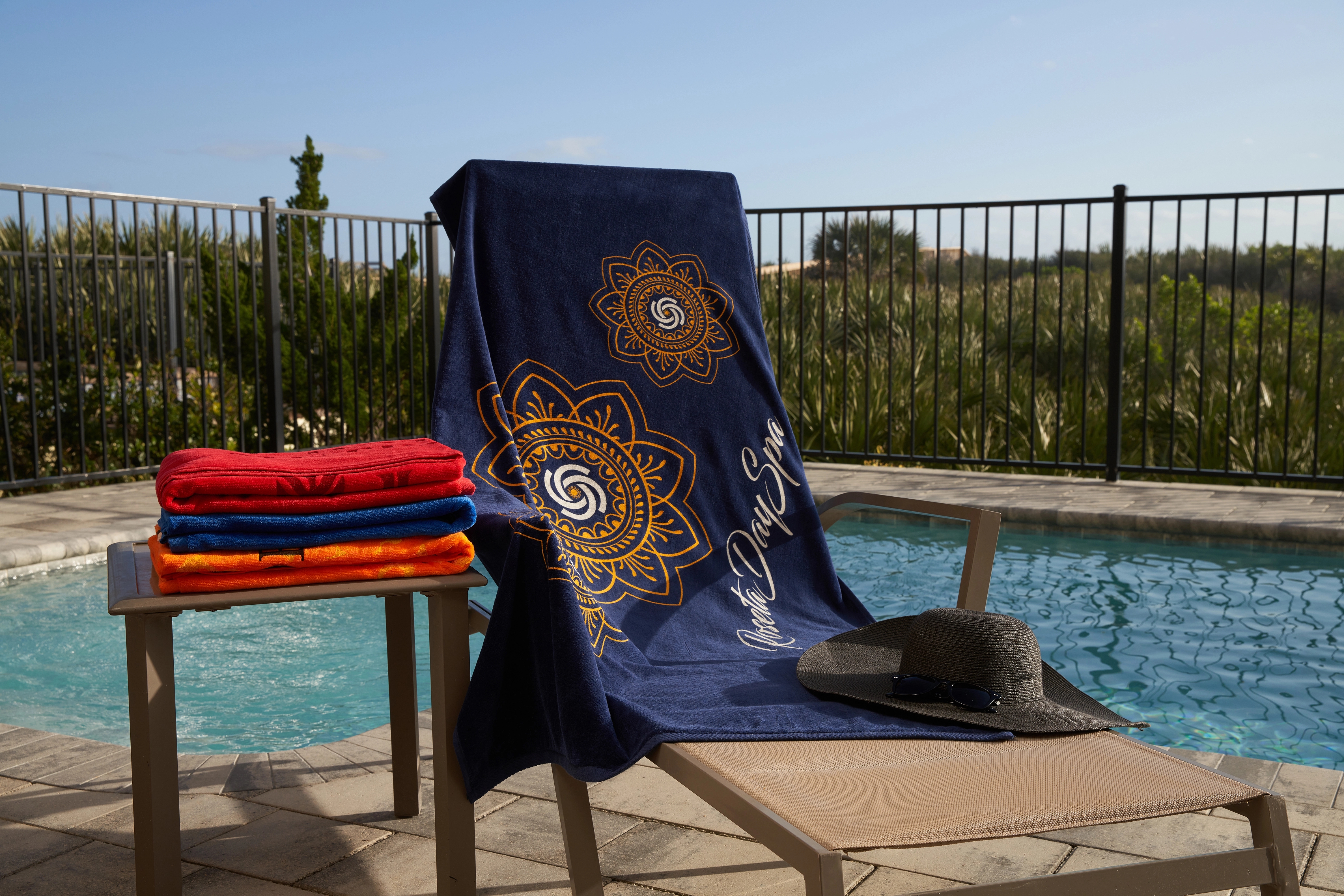 MaxxColor Deluxe Beach Towel 35" x 60"
