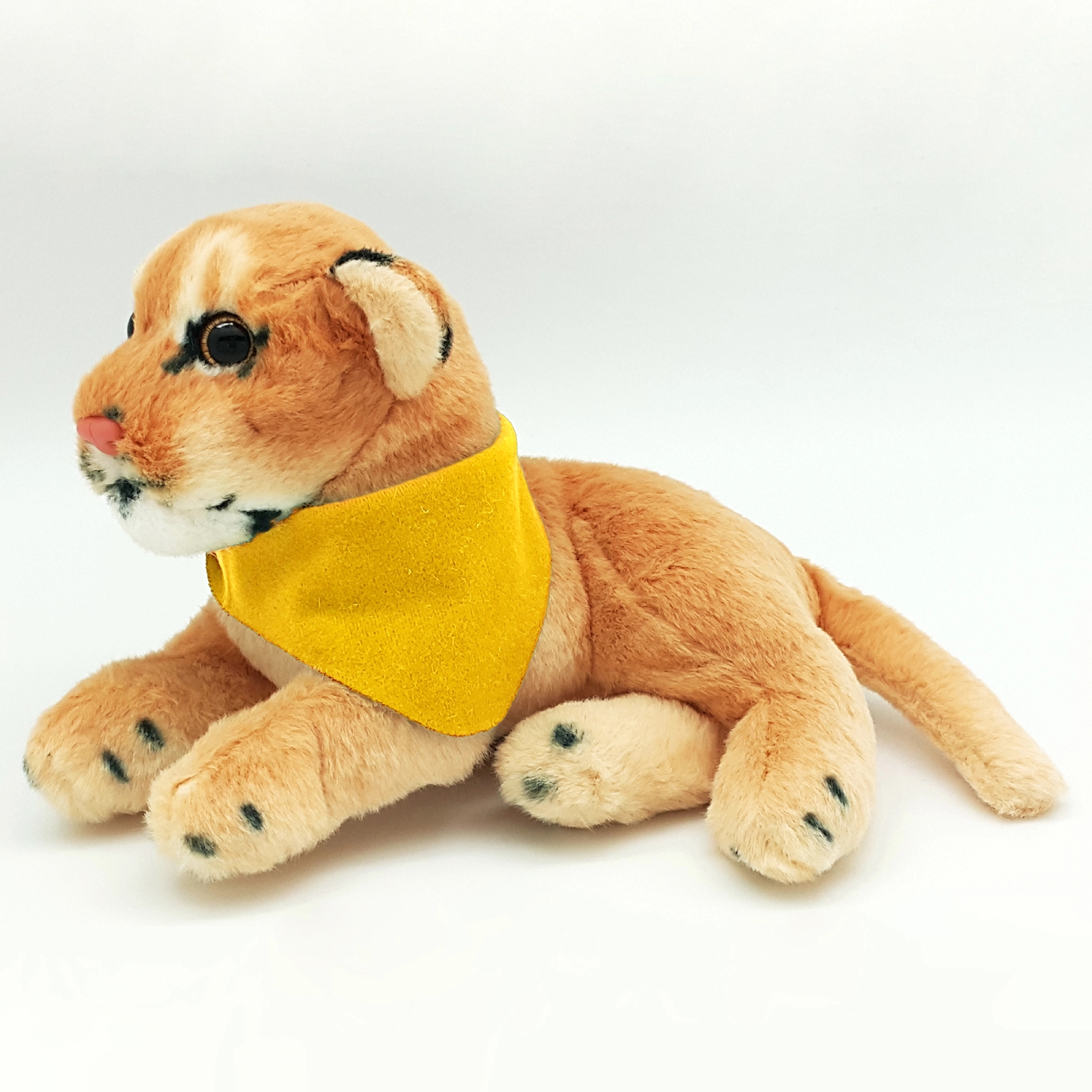 8" Jungle Animals Sitting Lioness 4