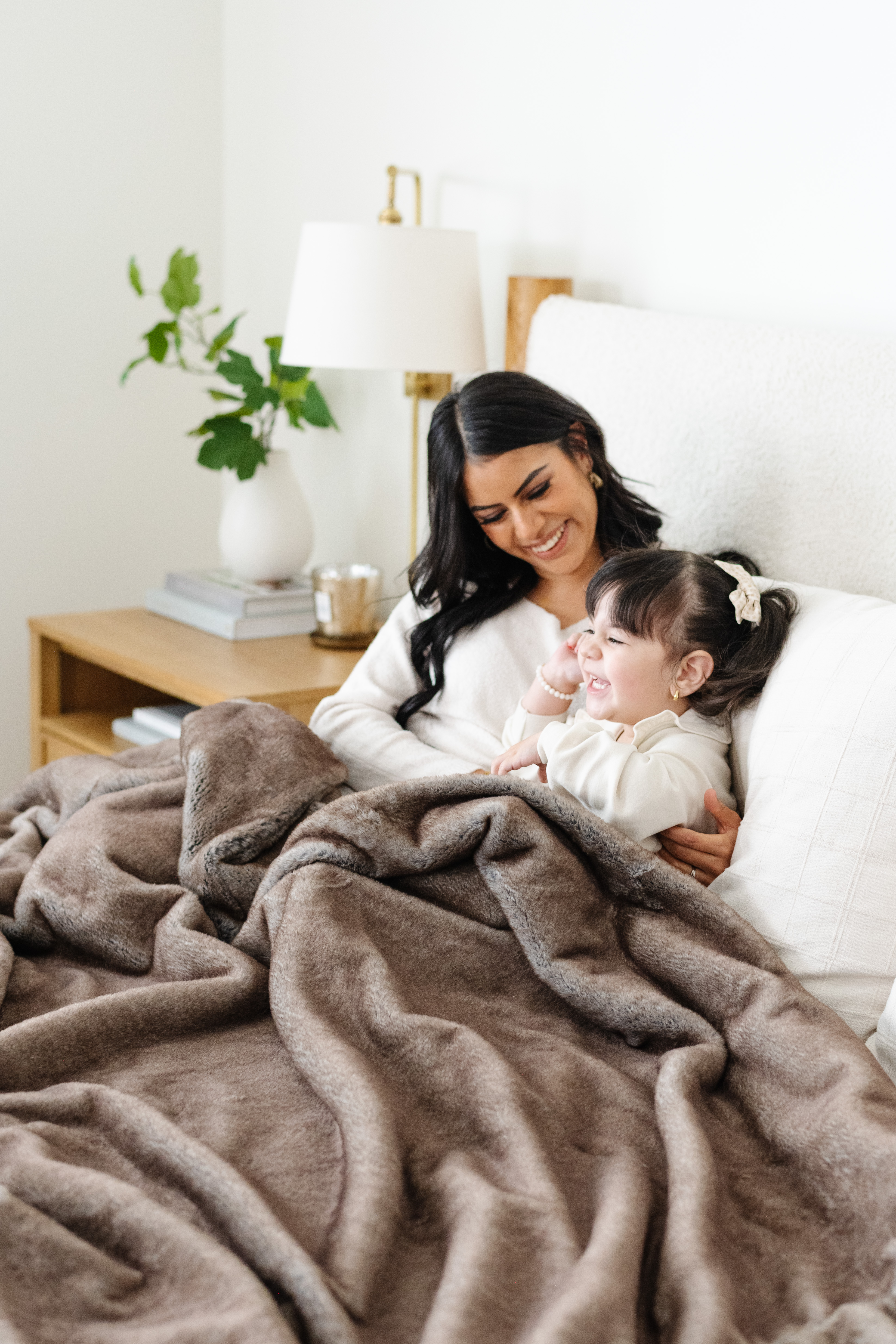 Grand Faux Fur Timberwolf-XL Luxury Blanket (60x80) 2
