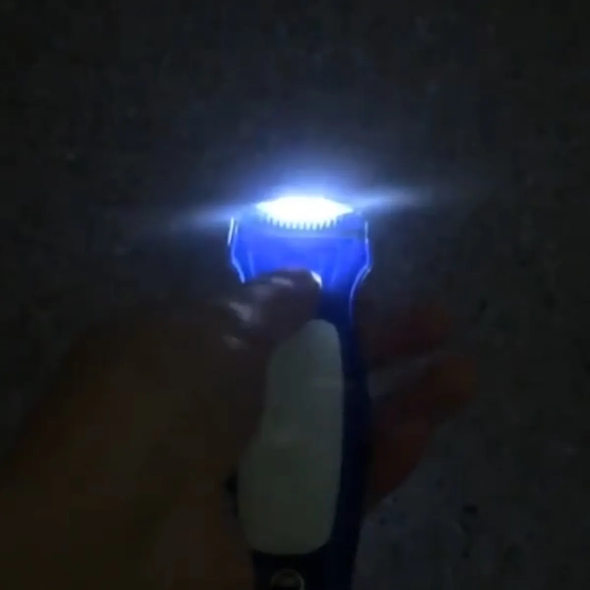 Portable Lint Remover With Lanyard 8