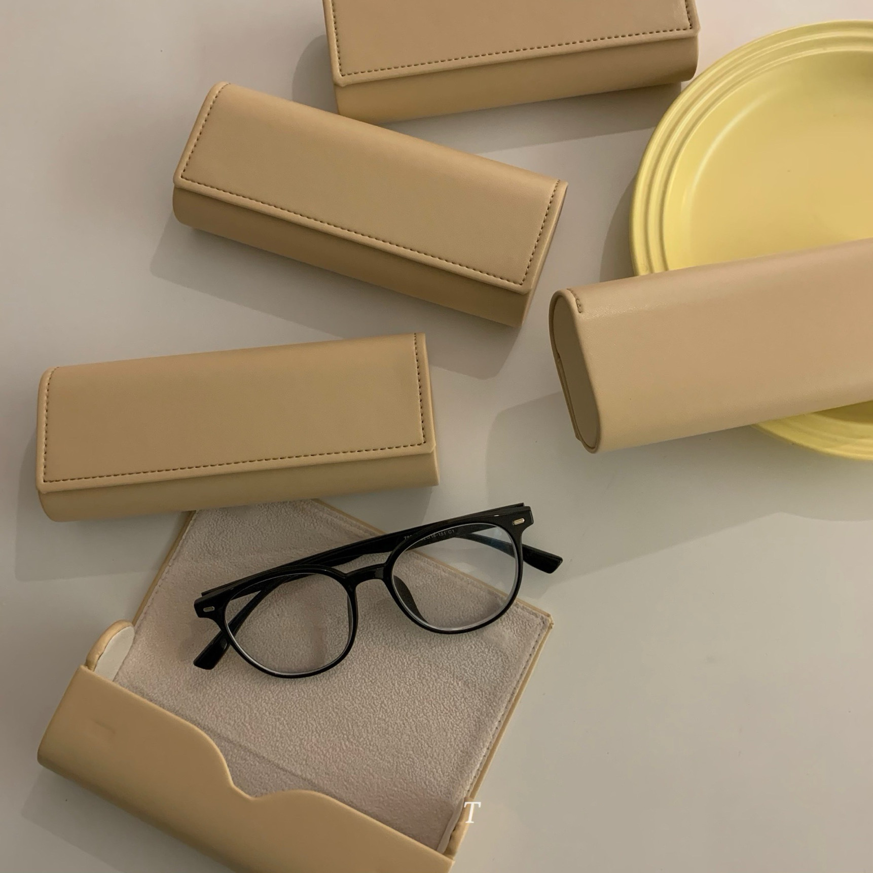 Lightweight Portable Glasses Case for Women Men 5