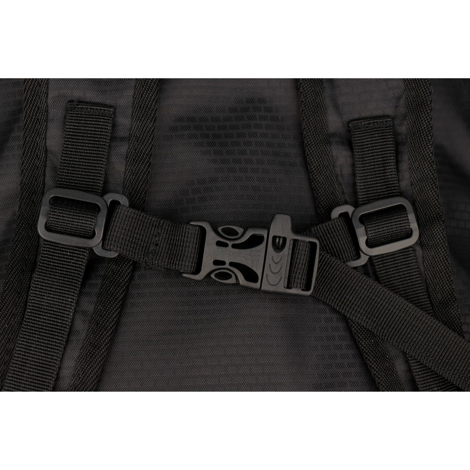 SwissDigital® Kangaroo Ultra Lightweight Water-Repellent Large Backpack 11