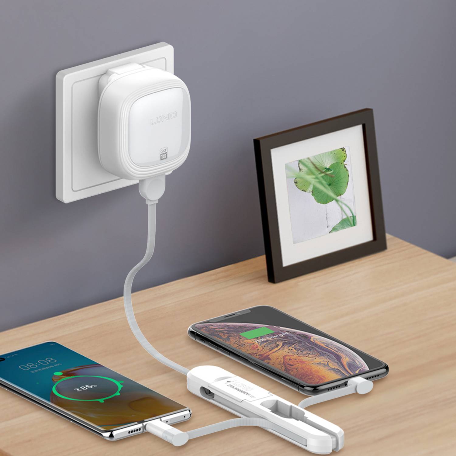 3-In-1 Scalable USB Data Cable 4