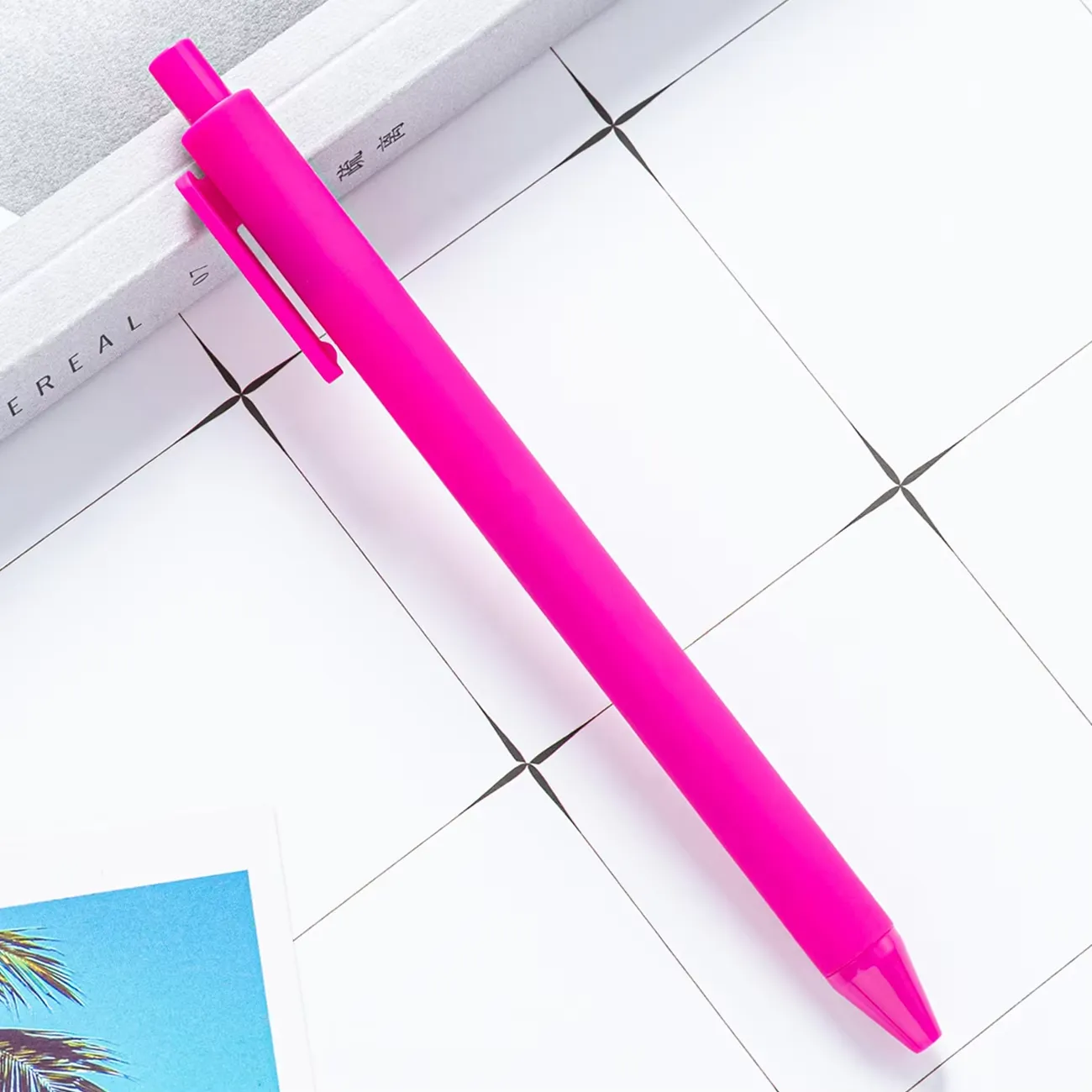 Colorful Plastic Retractable Ballpoint Pen 2