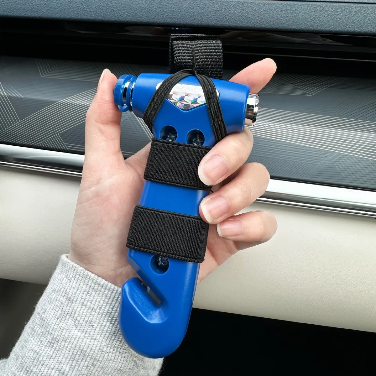 Auto Safety Hammer With Seat Belt Cutter And Strap 4